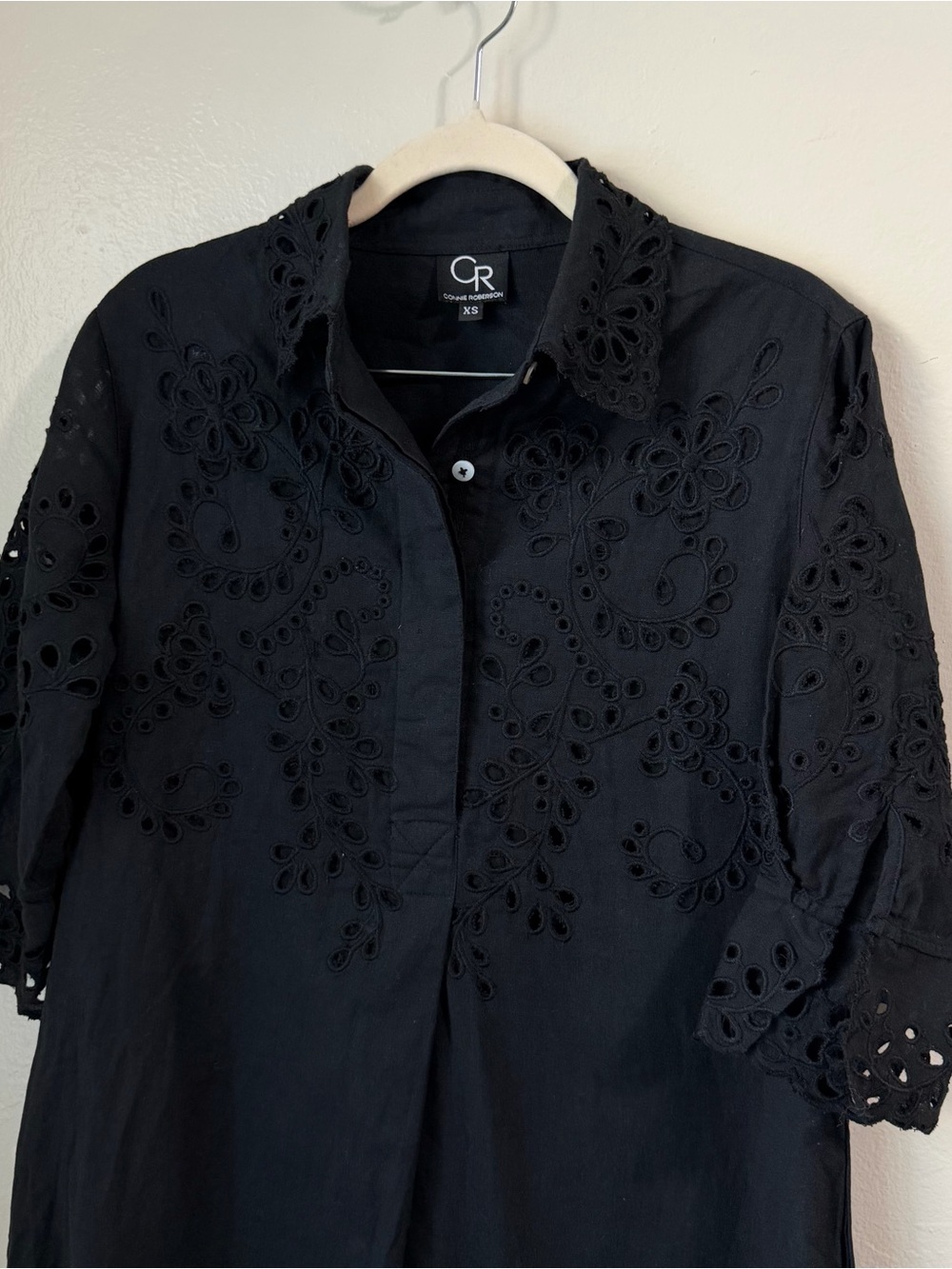 Connie Roberson Black Eyelet Button Down Tunic Shirtdress XS w/ pockets like new - Picture 3 of 10
